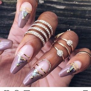 Meet your Posher, Elaina